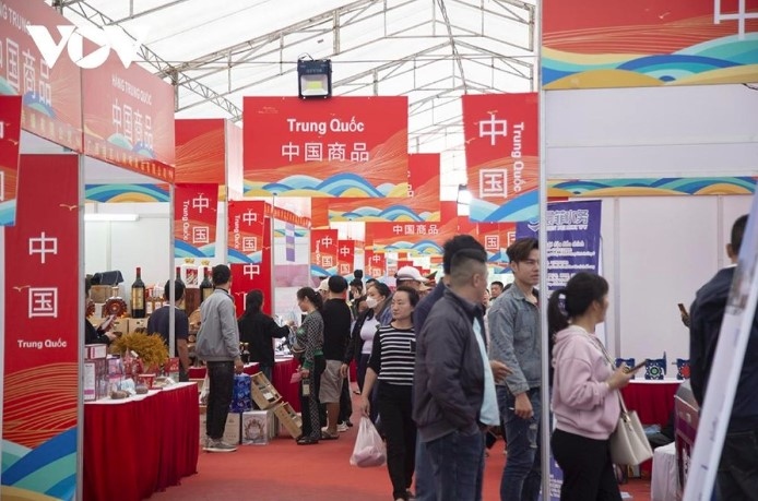 vietnam-china international trade and tourism fair draws thousands of visitors picture 10