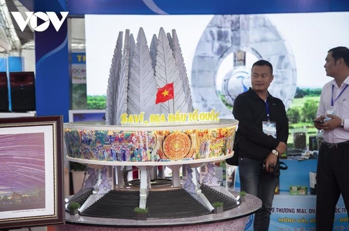 vietnam-china international trade and tourism fair draws thousands of visitors picture 9