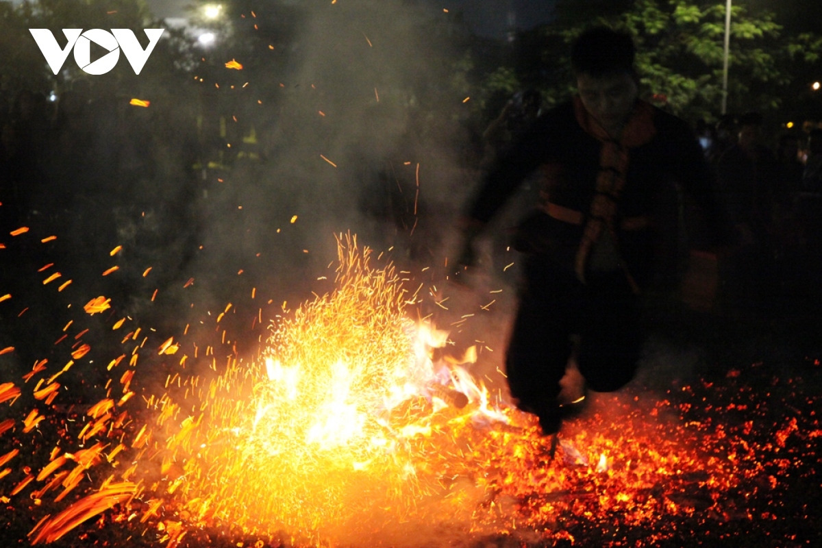 pa then fire-jumping ceremony highlights ethnic festival picture 8 pa then fire-jumping ceremony highlights ethnic festival picture 8