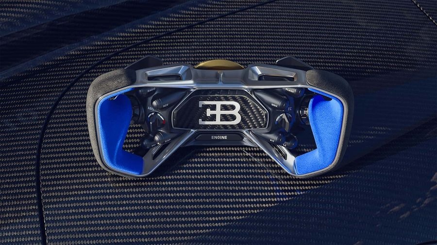 Cảm giác ngồi sau vô lăng Bugatti Bolide trị giá 4,4 triệu USD sẽ như thế nào?