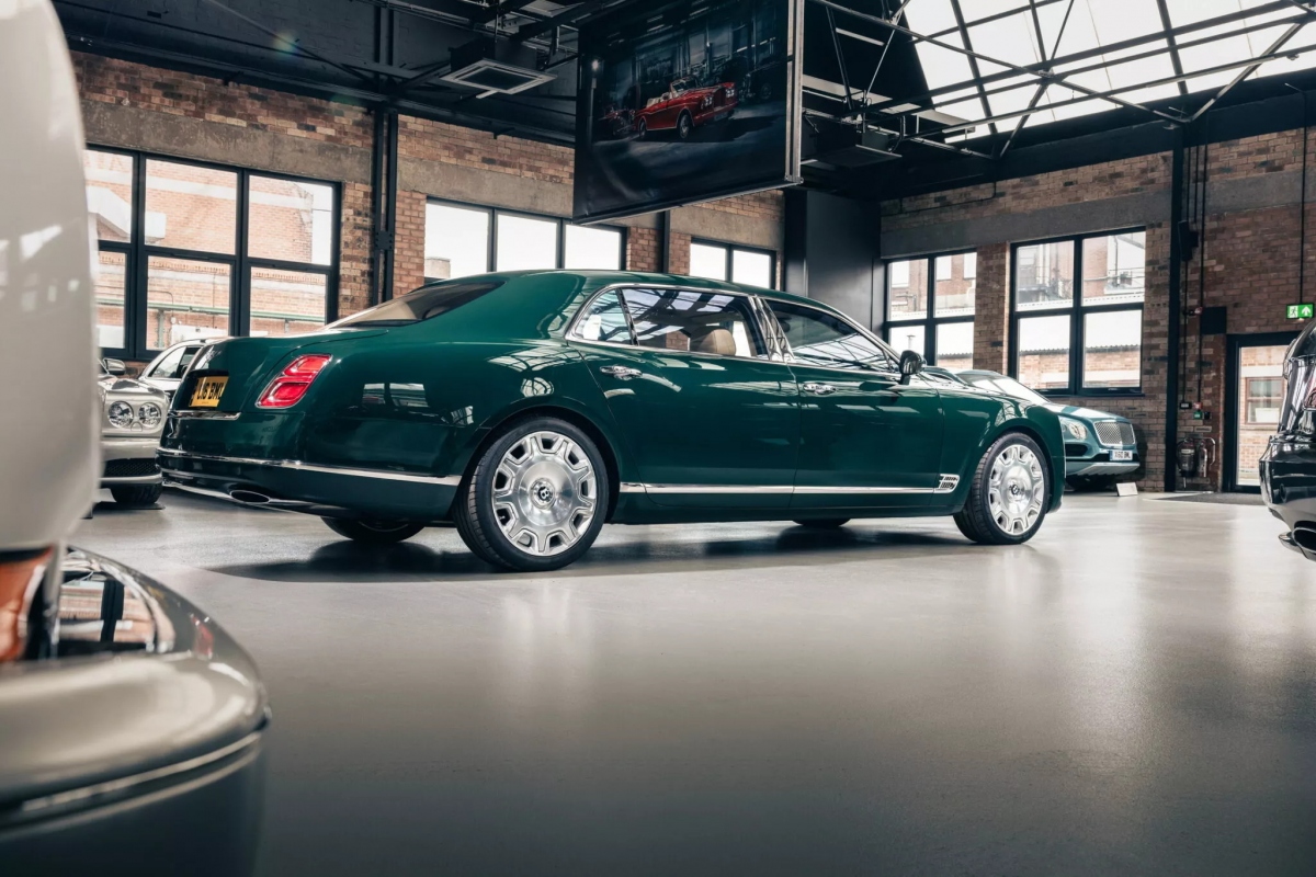 Chiêm ngưỡng chiếc Bentley Mulsanne đặc biệt của cố Nữ hoàng Anh Elizabeth II