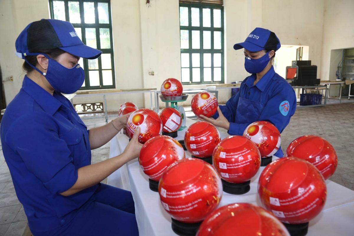 quả cầu chữa cháy thông minh đa chức năng được đánh giá cao trong thực tiễn hình ảnh 4 qua cau chua chay thong minh da chuc nang duoc danh gia cao trong thuc tien hinh anh 4