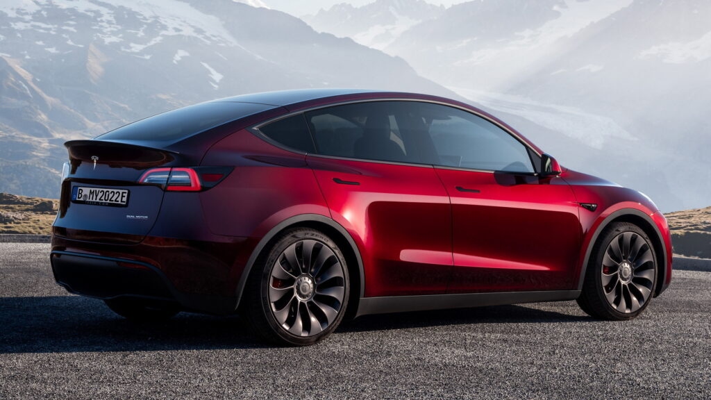 Chi tiết MG eHS 2025 - đối thủ mới của Tesla Model Y