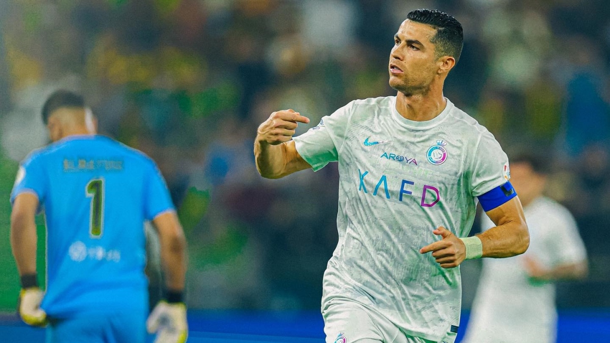 cristiano ronaldo ghi cu dup, al nassr thang dam al ittihad hinh anh 1