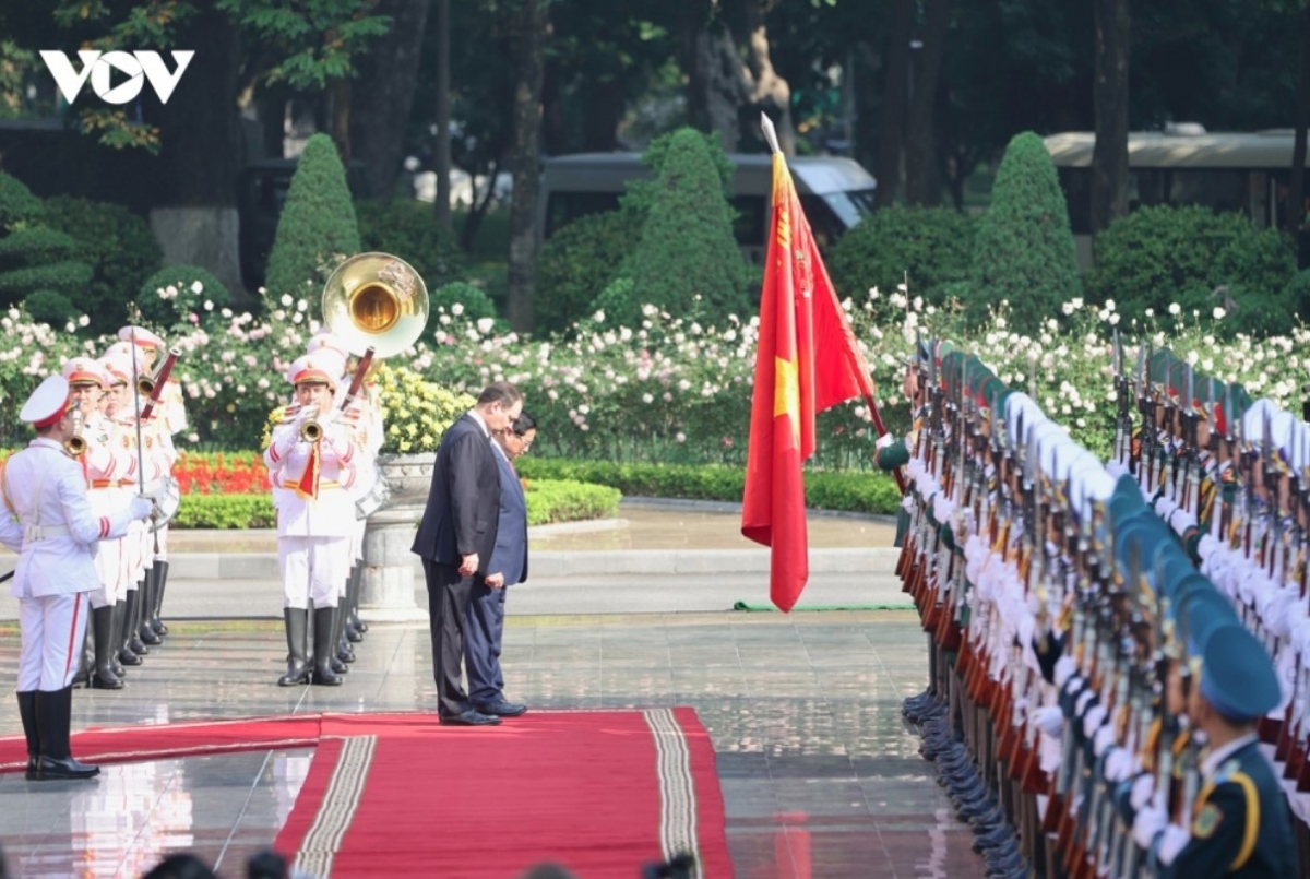 pm chinh hosts welcome ceremony for belarusian counterpart picture 2 src