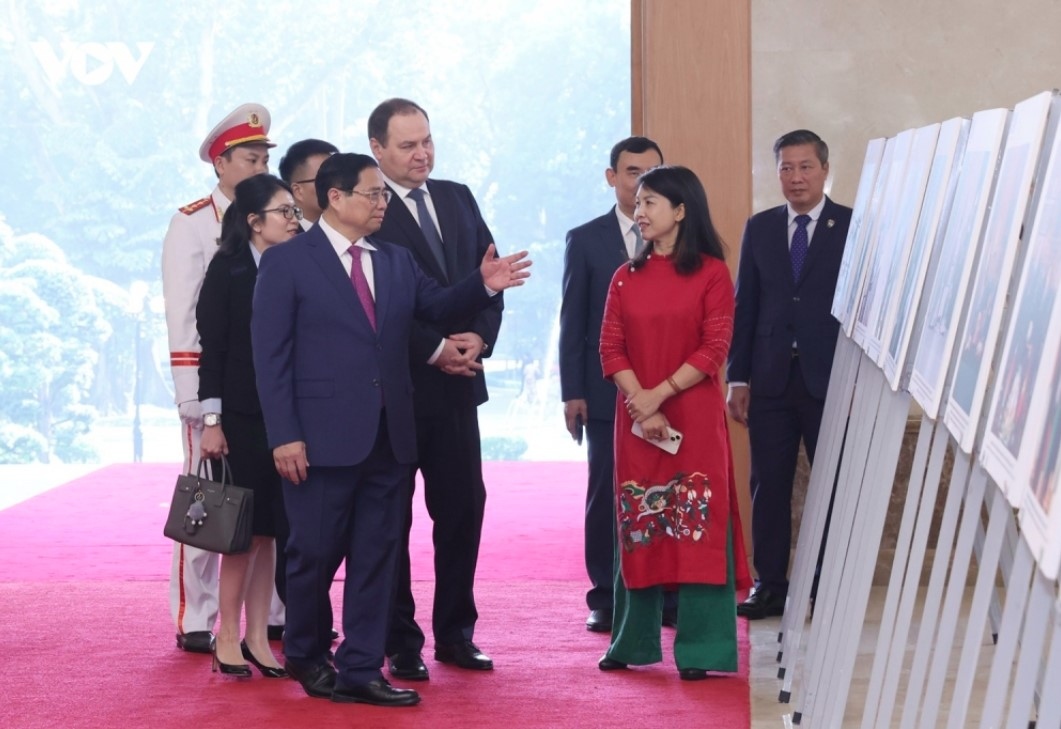 pm chinh hosts welcome ceremony for belarusian counterpart picture 4