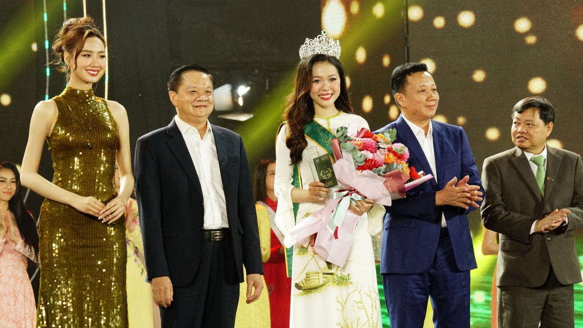 nguoi dep vinh long gianh vuong mien hoa khoi cuoc thi nguoi dep tay Do nam 2023 hinh anh 3 nguoi dep vinh long gianh vuong mien hoa khoi cuoc thi nguoi dep tay Do nam 2023 hinh anh 3