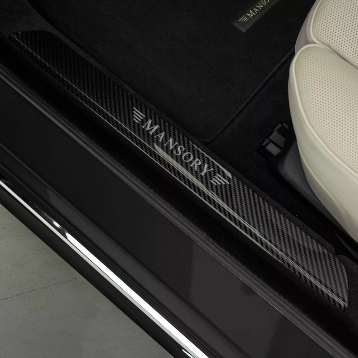 Mansory bổ sung thêm gia vị "sợi carbon" cho siêu xe BMW 7-Series
