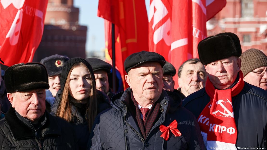 nga ky niem 100 nam ngay mat cua lanh tu vo san lenin hinh anh 2