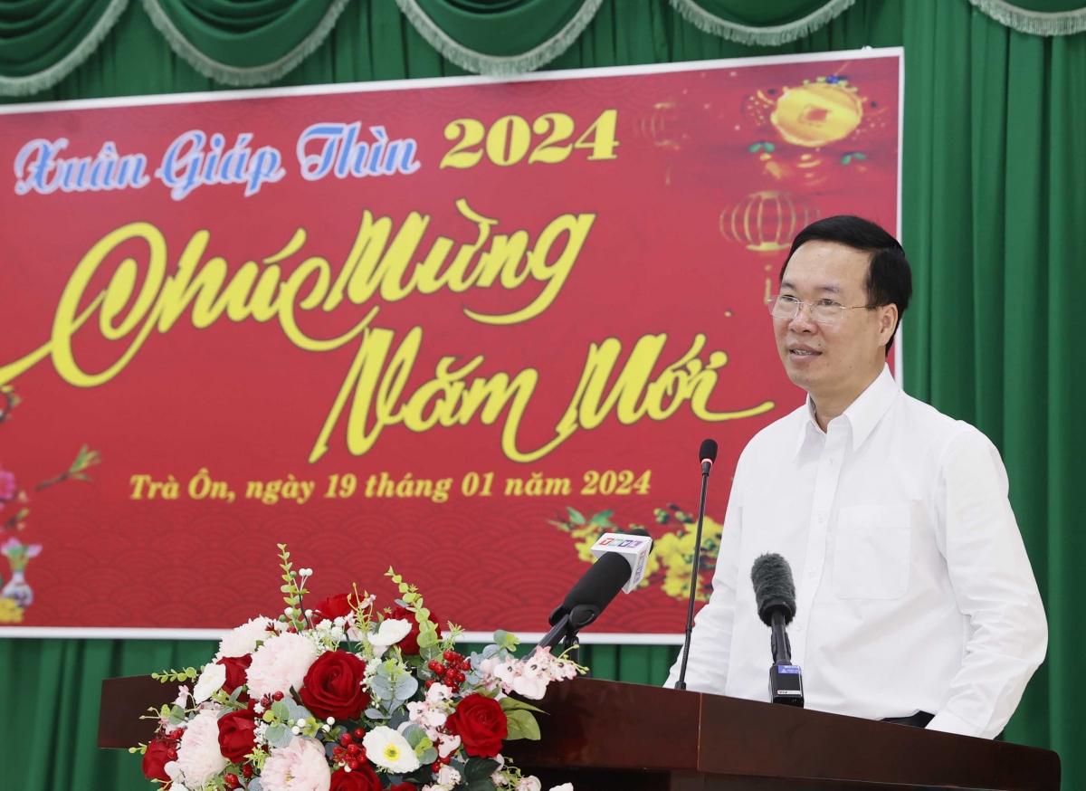 chu tich nuoc vo van thuong tham, chuc tet nhan dan tinh vinh long hinh anh 1