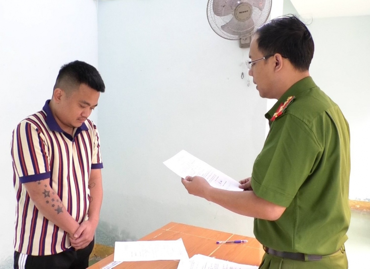 Ong trum cho vay lai nang duoi vo boc doanh nhan thich lam tu thien hinh anh 3 Ong trum cho vay lai nang duoi vo boc doanh nhan thich lam tu thien hinh anh 3