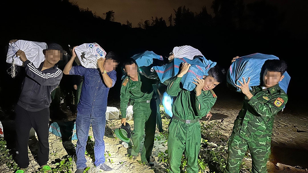 phat hien gan 300kg nghi ma tuy troi dat vao bo bien o quang ngai hinh anh 4 phat hien gan 300kg nghi ma tuy troi dat vao bo bien o quang ngai hinh anh 4