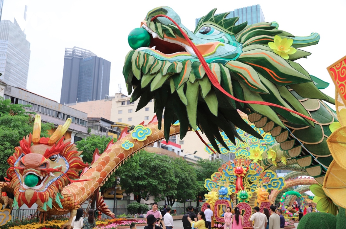 nguyen hue flower street given tet makeover picture 5