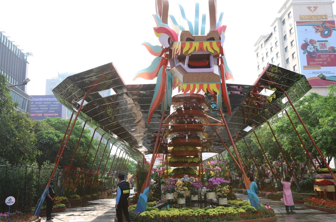 nguyen hue flower street given tet makeover picture 9