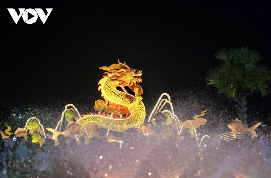 beautiful images of dragon mascot seen in hue ancient city picture 7