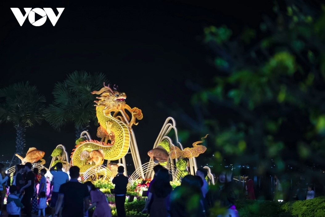 beautiful images of dragon mascot seen in hue ancient city picture 9
