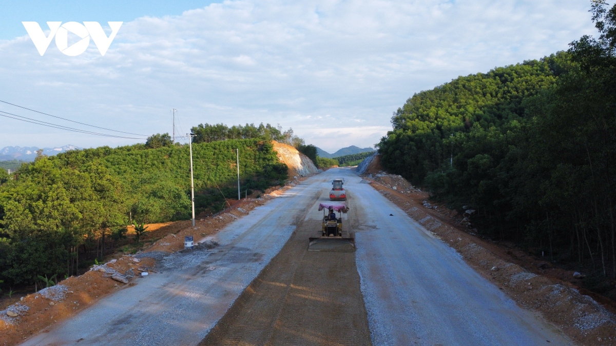 hối hả thi công cao tốc tuyên quang - phú thọ sau khi được gộp giai đoạn 2 hình ảnh 8 hoi ha thi cong cao toc tuyen quang - phu tho sau khi duoc gop giai doan 2 hinh anh 8