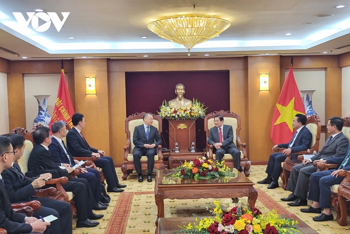 Ong phan Dinh trac tiep Doan Uy ban chinh phap t.U Dang cong san trung quoc hinh anh 2