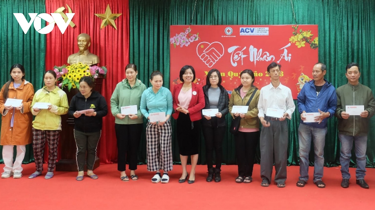 trao quà tết cho nạn nhân chất độc da cam, người khuyết tật ở Đà nẵng, quảng nam hình ảnh 1 trao qua tet cho nan nhan chat doc da cam, nguoi khuyet tat o Da nang, quang nam hinh anh 1