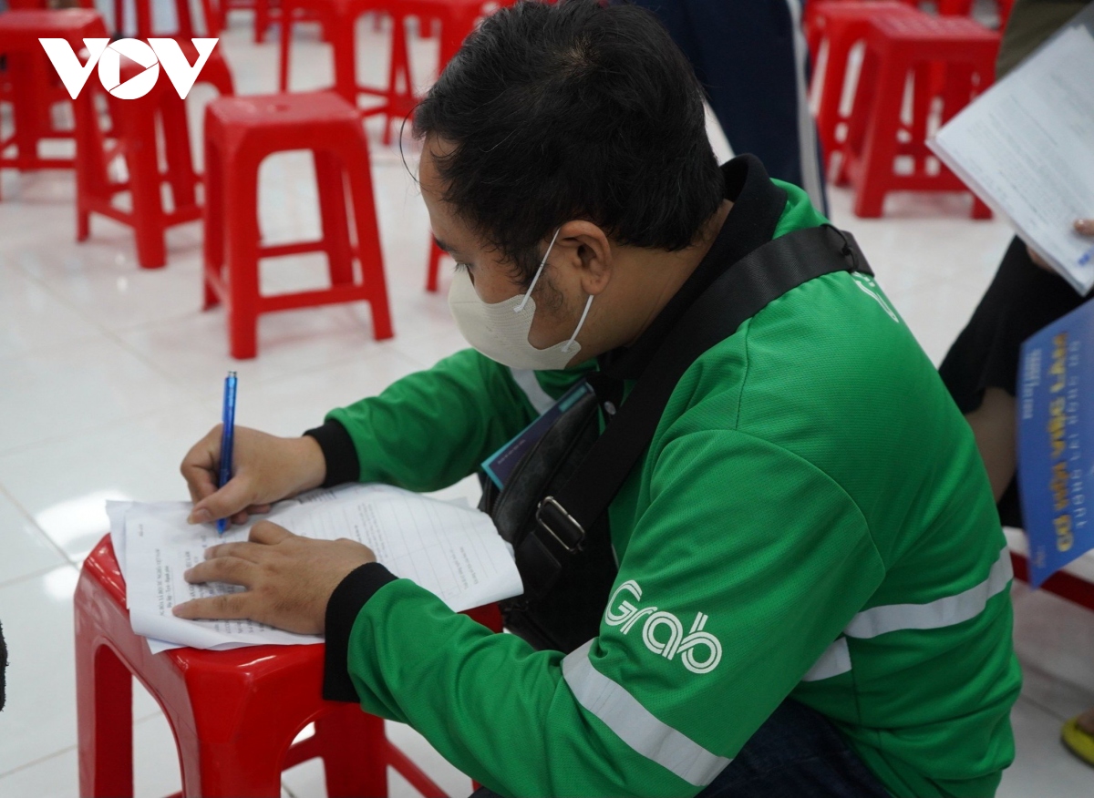 nghich ly cong nhan that nghiep khong muon nhan viec moi hinh anh 2