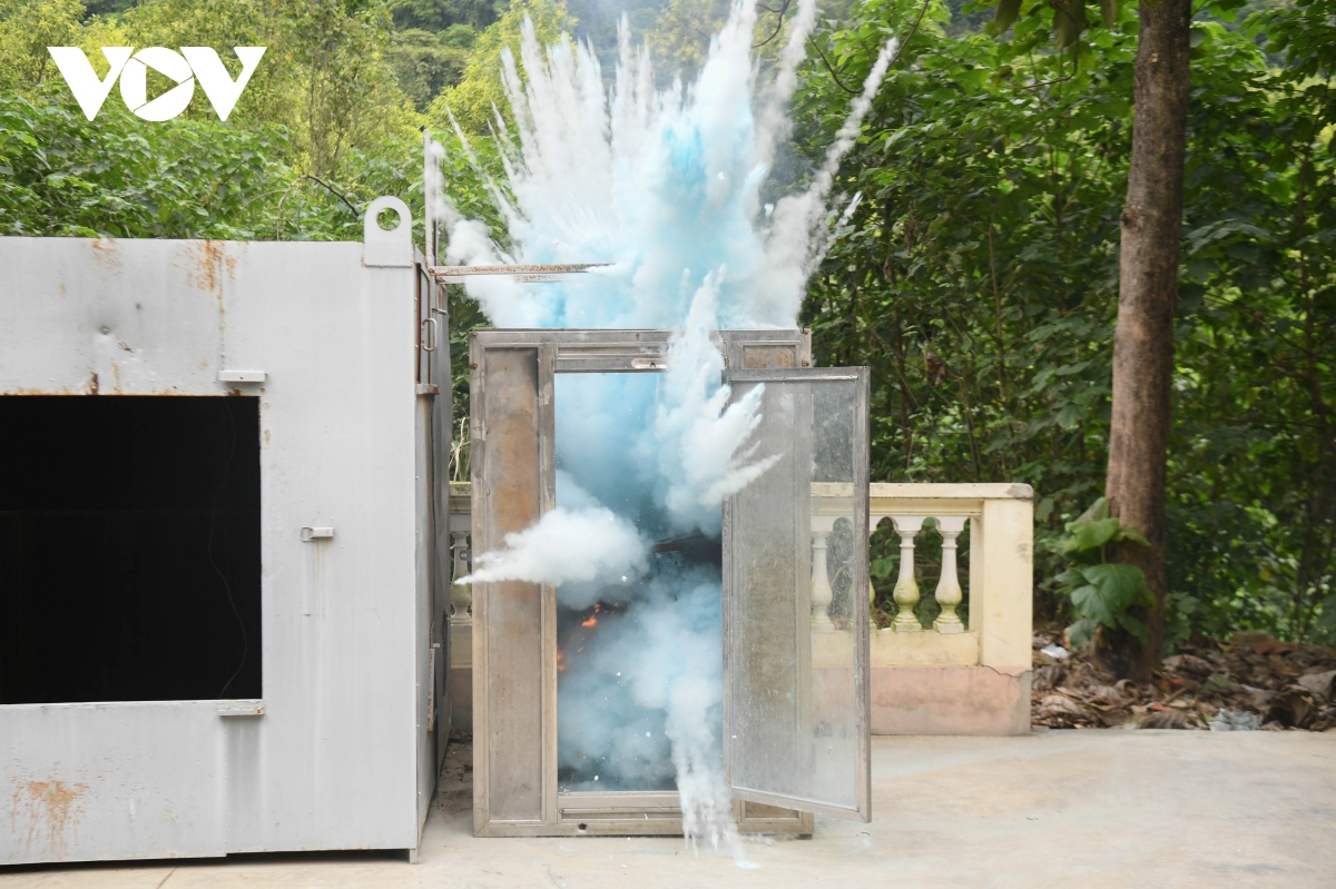 quả cầu chữa cháy thông minh đa chức năng được đánh giá cao trong thực tiễn hình ảnh 3 qua cau chua chay thong minh da chuc nang duoc danh gia cao trong thuc tien hinh anh 3
