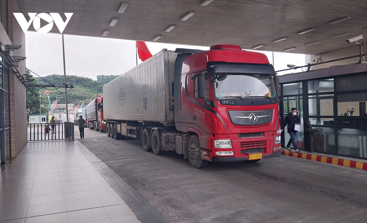 lào cai tăng cường xử lý vi phạm gian lận thương mại, buôn lậu dịp cuối năm hình ảnh 1 lao cai tang cuong xu ly vi pham gian lan thuong mai, buon lau dip cuoi nam hinh anh 1