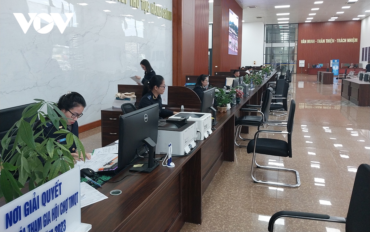 lào cai tăng cường xử lý vi phạm gian lận thương mại, buôn lậu dịp cuối năm hình ảnh 2 lao cai tang cuong xu ly vi pham gian lan thuong mai, buon lau dip cuoi nam hinh anh 2