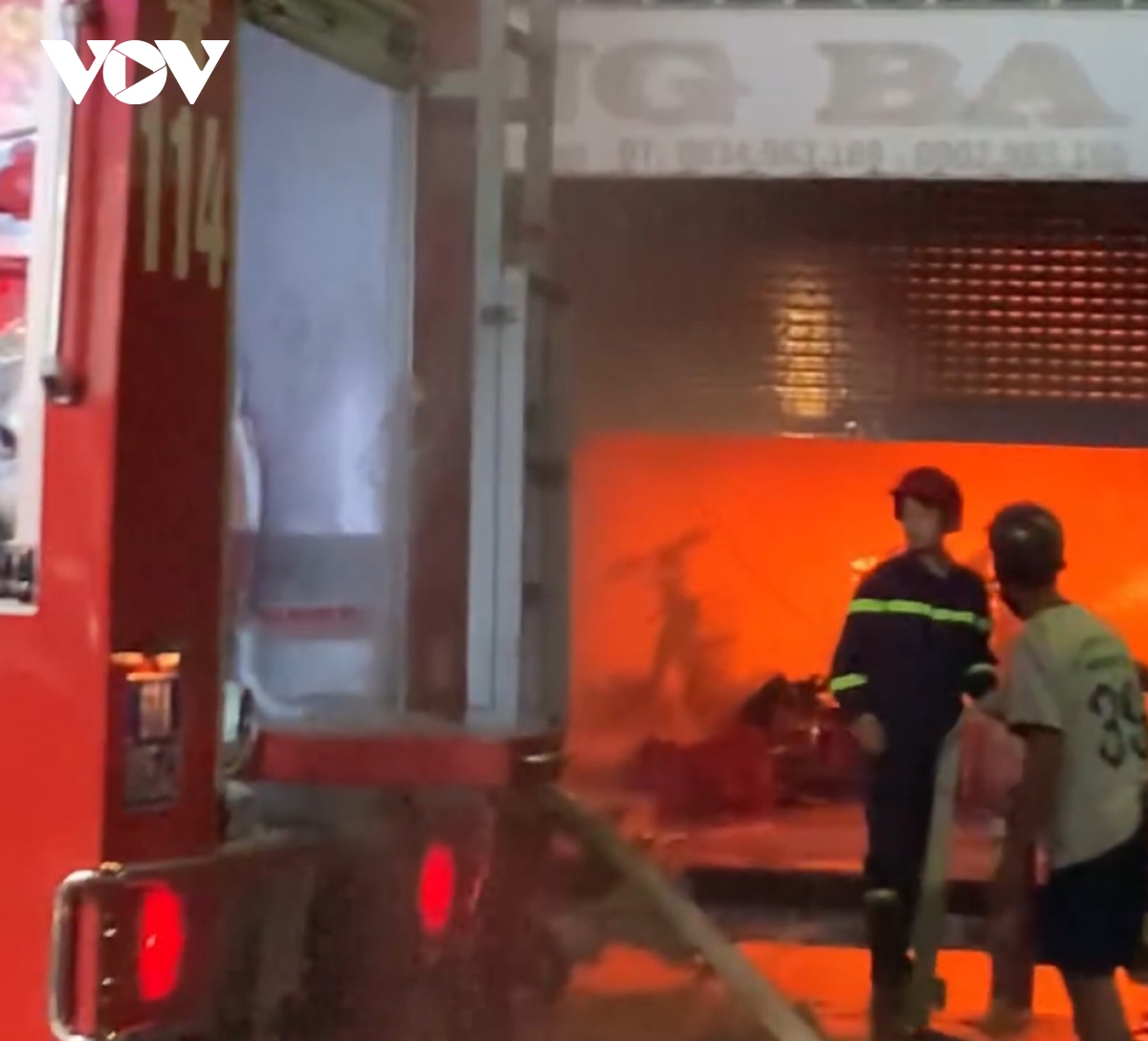 cháy cửa hàng xe đạp ở bình dương, hàng chục chiếc xe bị thiêu rụi hình ảnh 1 chay cua hang xe dap o binh duong, hang chuc chiec xe bi thieu rui hinh anh 1