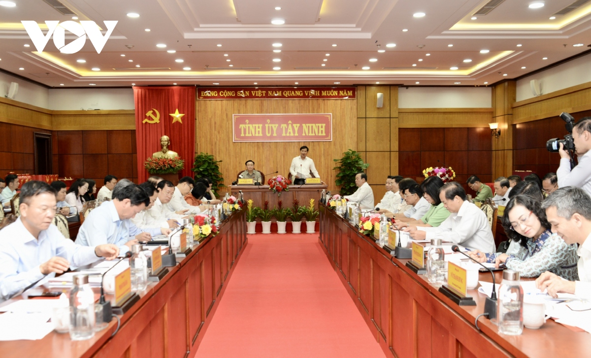 chu tich quoc hoi lam viec tai tay ninh, thap huong tuong nho liet si Doi 82 hinh anh 1 chu tich quoc hoi lam viec tai tay ninh, thap huong tuong nho liet si Doi 82 hinh anh 1