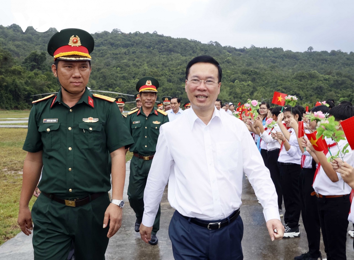 chu tich nuoc quan tam den nguoi dan de xa dao tho chau som khong con ho ngheo hinh anh 1 chu tich nuoc quan tam den nguoi dan de xa dao tho chau som khong con ho ngheo hinh anh 1