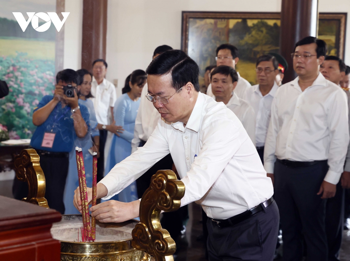 chu tich nuoc vo van thuong chuc tet tai Dong thap hinh anh 12