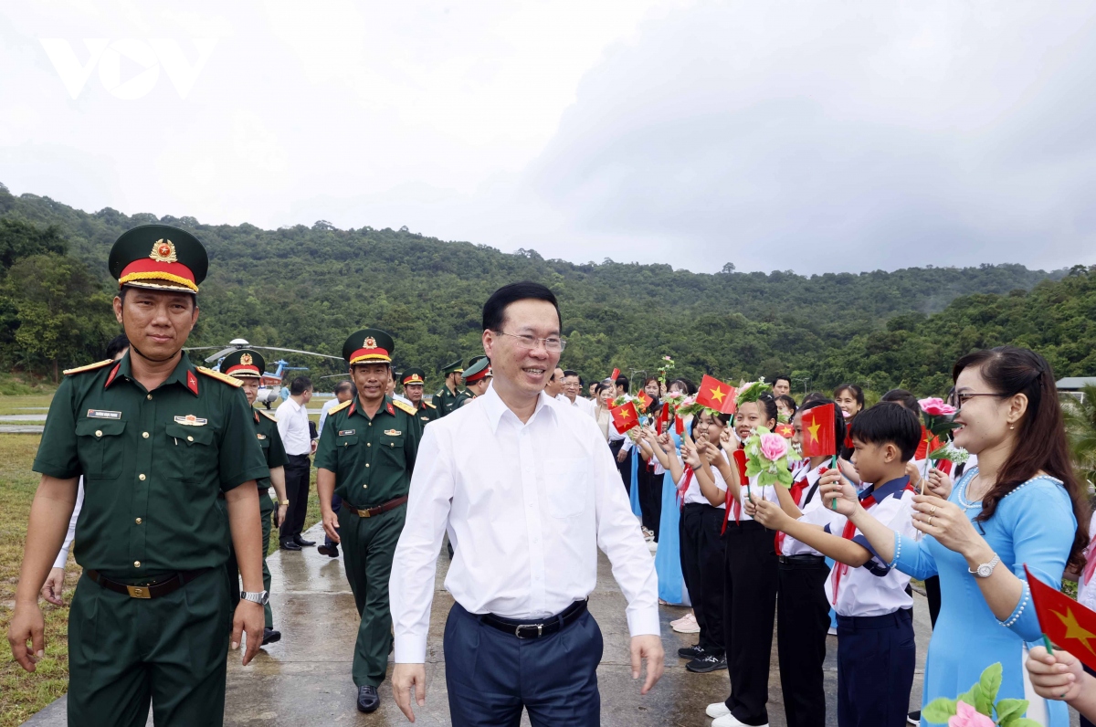 chu tich nuoc quan tam den nguoi dan de xa dao tho chau som khong con ho ngheo hinh anh 10 chu tich nuoc quan tam den nguoi dan de xa dao tho chau som khong con ho ngheo hinh anh 10
