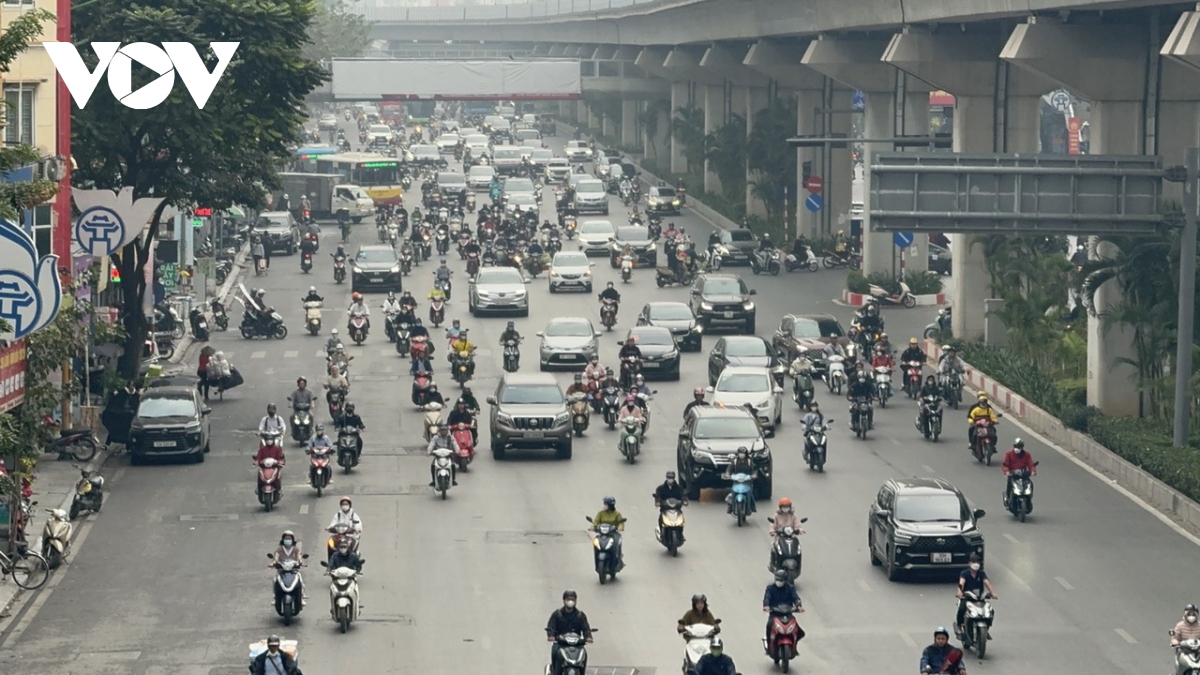 ngay dau tien di lam cua nam moi, duong pho ha noi thong thoang la thuong hinh anh 12