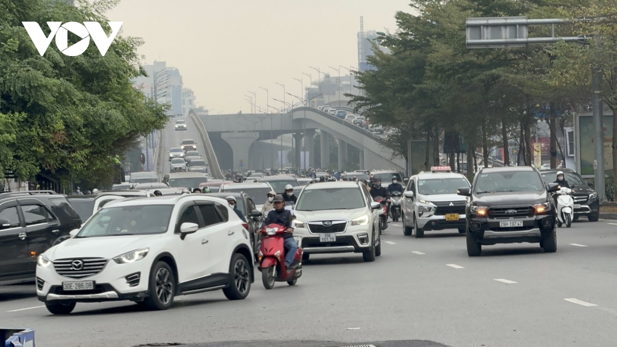 ngay dau tien di lam cua nam moi, duong pho ha noi thong thoang la thuong hinh anh 8