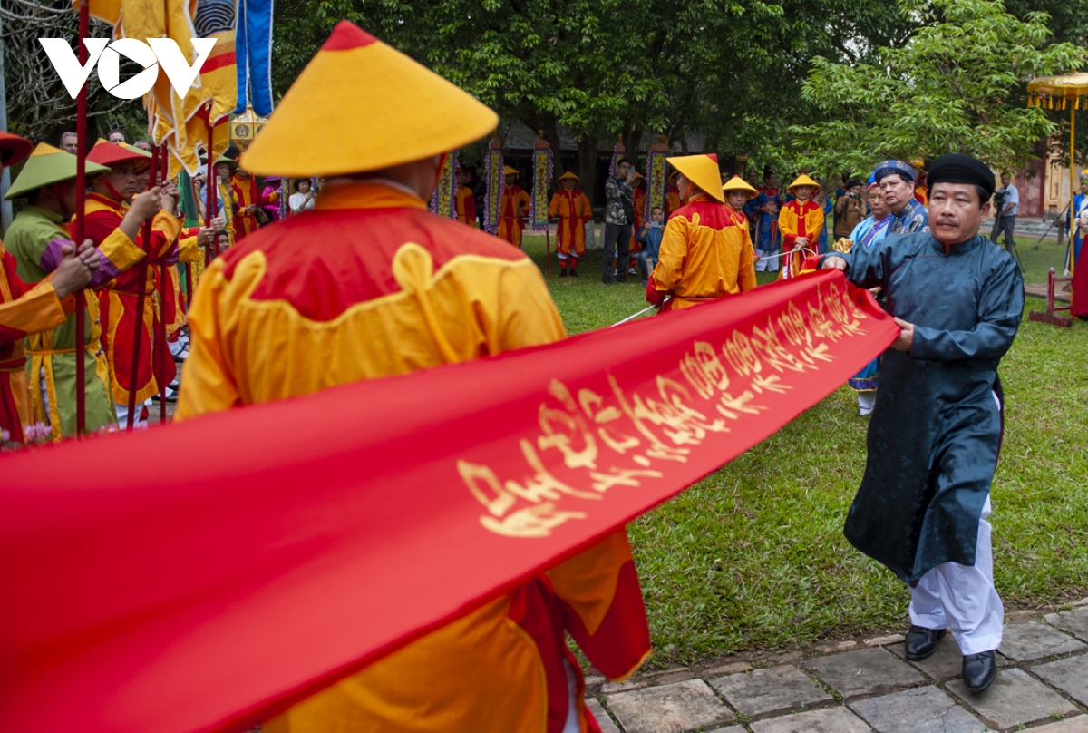 dung neu don tet trong khu di tich co do hue hinh anh 10