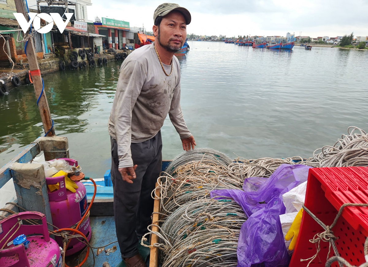 ngu dan quang ngai bam bien xuyen tet o vung bien hoang sa hinh anh 2