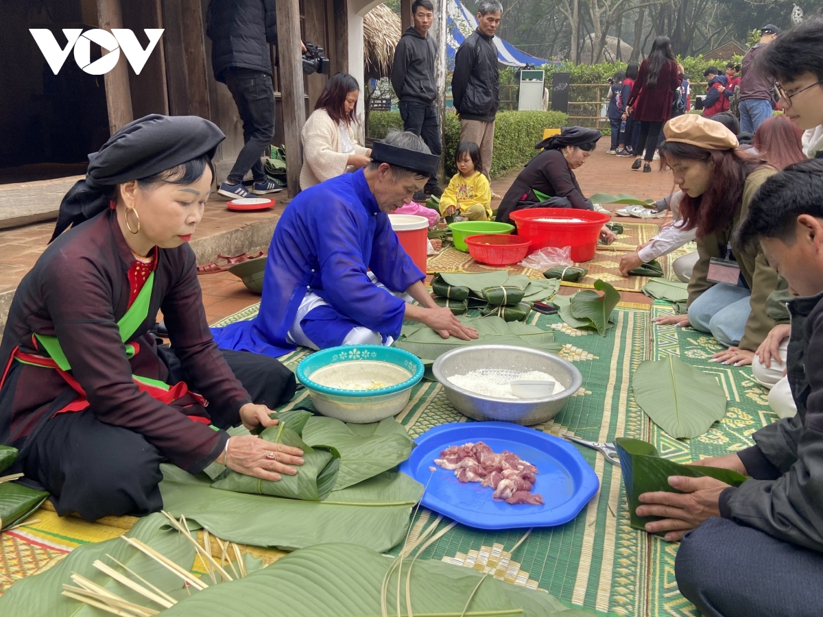  trai nghiem tet viet tim ve net dep ngay tet co truyen hinh anh 3