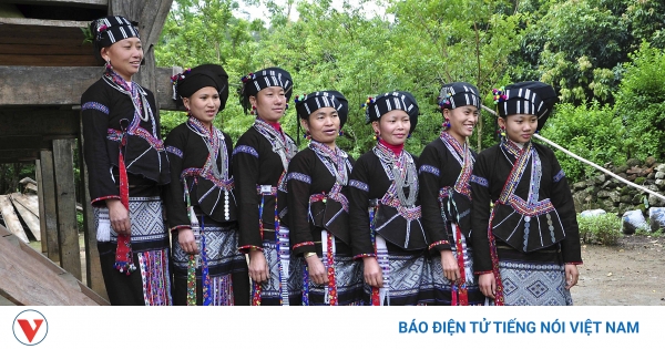 Phong tục đón tết cổ truyền của người Lự ở Lai Châu Phong tục đón tết cổ truyền của người Lự ở Lai Châu